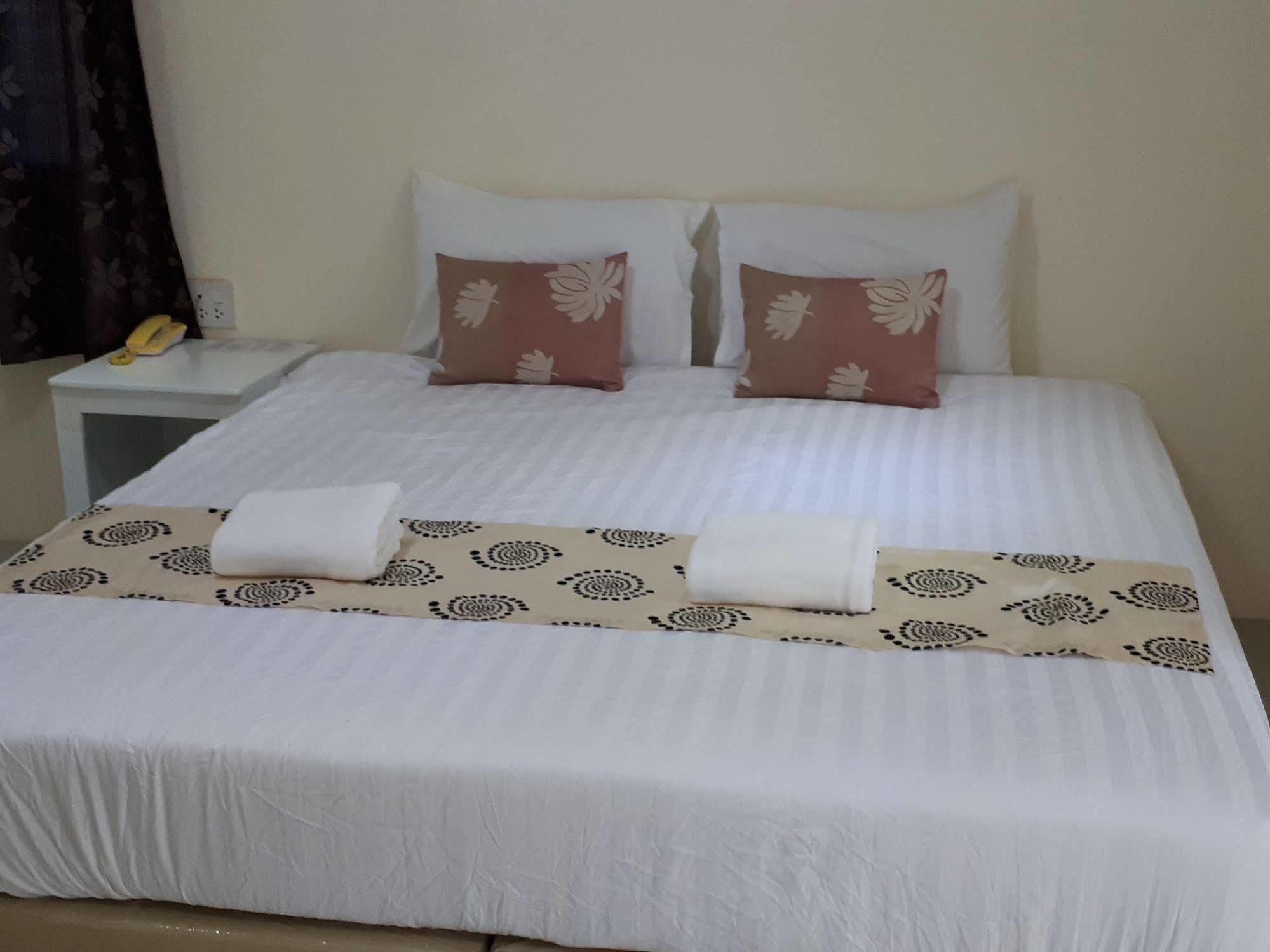 Lake Scene Resort Ratchaburi Exterior foto